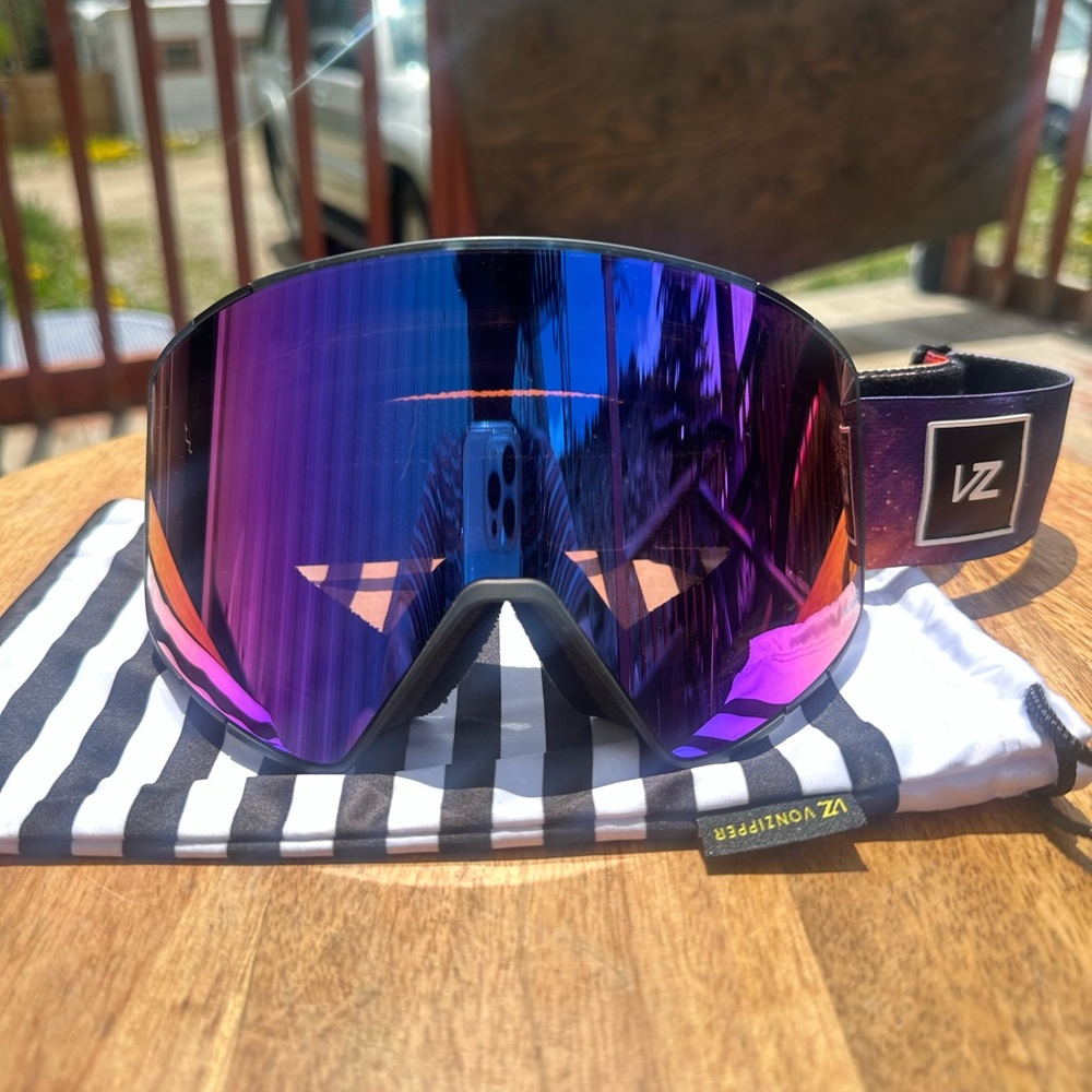 Von Zipper Purple and Black Ski Goggles